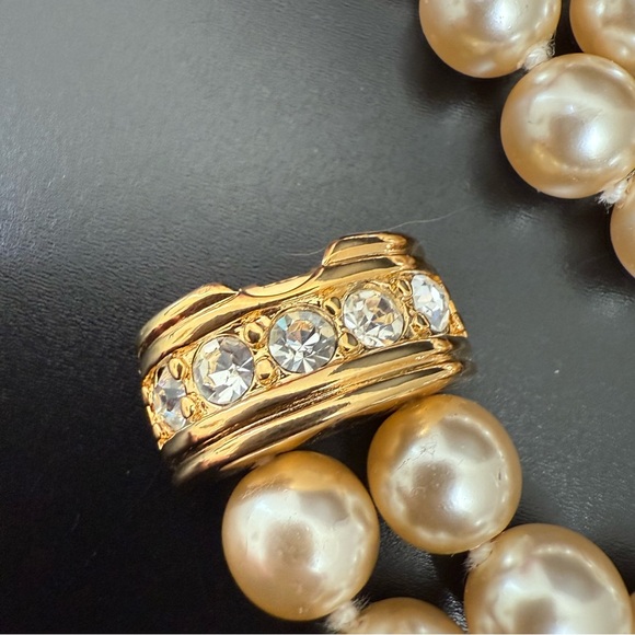 KJL Kenneth J Lane Double Strand Faux Pearl Clear Rhinestone Clasp Bracelet - Picture 6 of 14